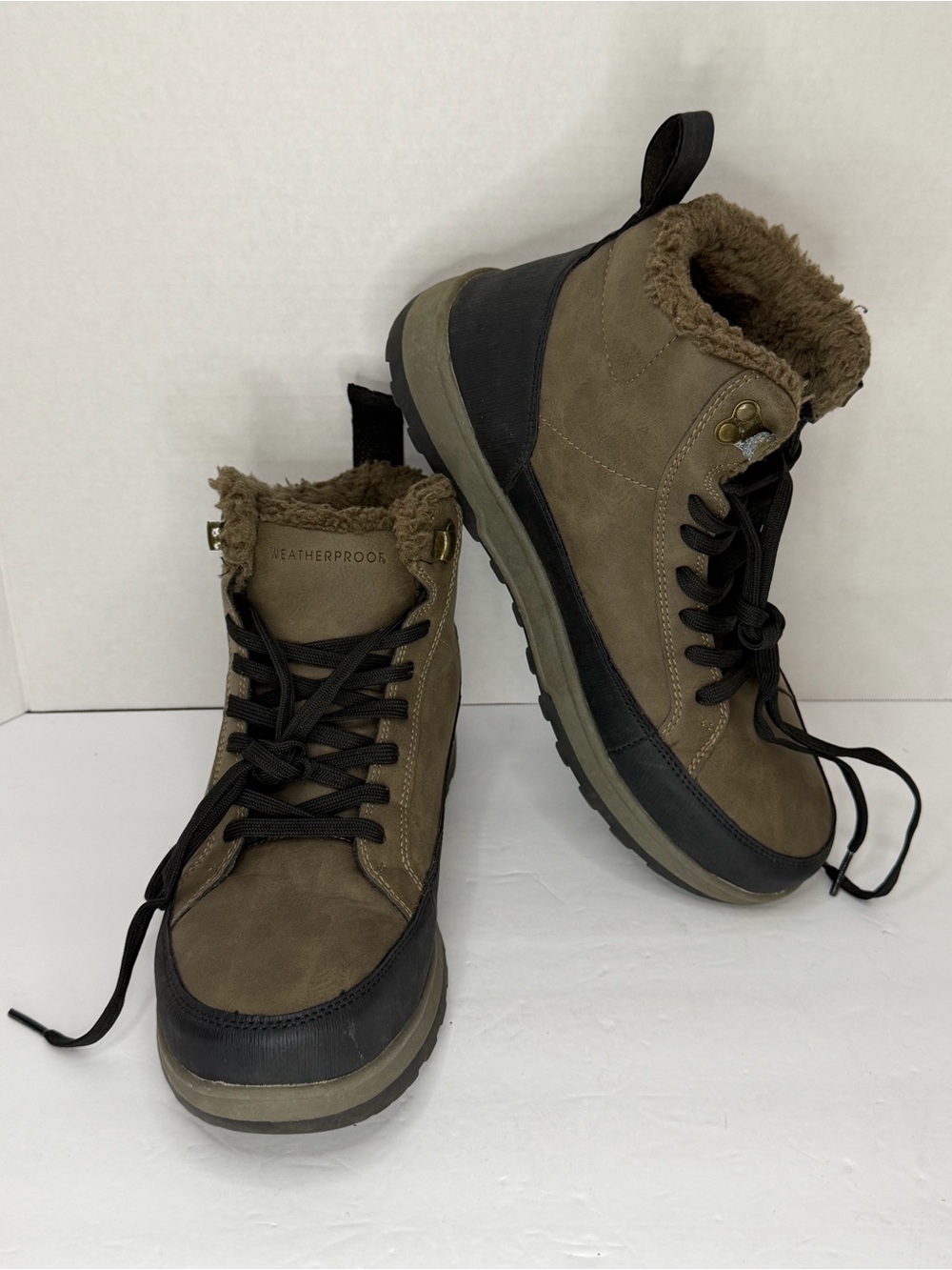 Weatherproof Men’s 10 Tan Black Faux Fur Lace Up Winter Boots NWOT